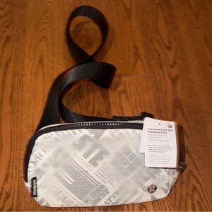 Lululemon Everywhere Belt Bag Manifesto Print